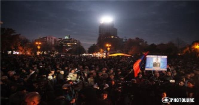 AzadlıqRadiosunun müxbirləri yaralanıb
