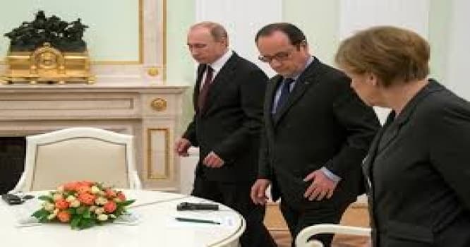 Putin, Merkel və Oland arasında telefon danışığı olub