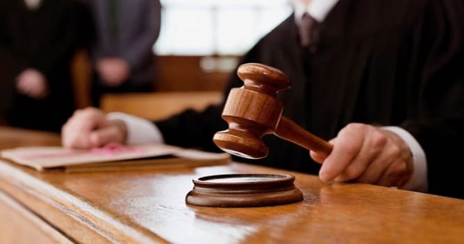 200-ə yaxın hakim və prokuror işdən çıxarıldı