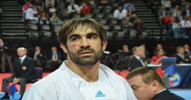 Rafael Ağayev erməniyə qalib gəlib finala çıxdı
