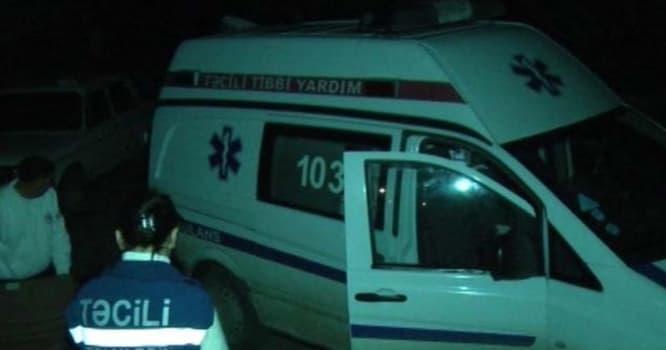 Bakıda gənc qız özünü maşının altına atıb