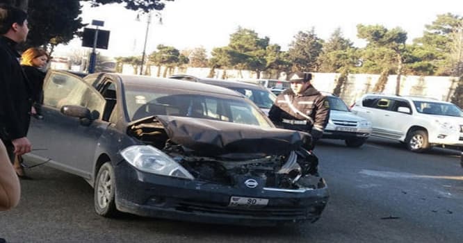İki qadın sürücü paytaxtda qəza törətdi - TIXAC yarandı - FOTO