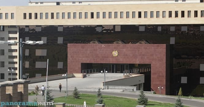 Ermənistan Müdafiə Nazirliyinə hücum - 8 dəfə atəş açıldı