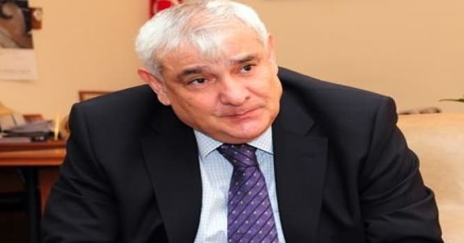 "Sən hələ də uçursan" - Kamal Abdulla Mövluddan yazdı