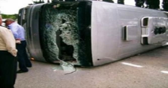 Adanalıları Ərdoğanın mitinqinə aparan avtobus aşdı - 3 ölü, 20 yaralı