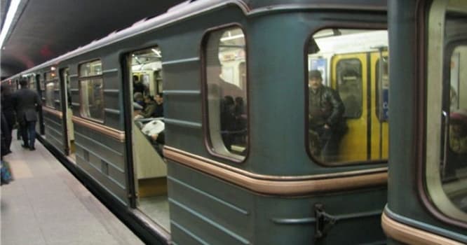 Bakı metrosunda bunları etməyin, cərimələnə bilərsiniz - VİDEO
