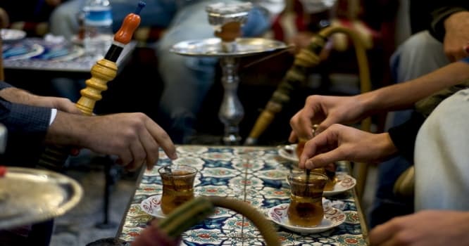 Deputat: "Bəzi restoranlarda qəlyana narkotik qatırlar"