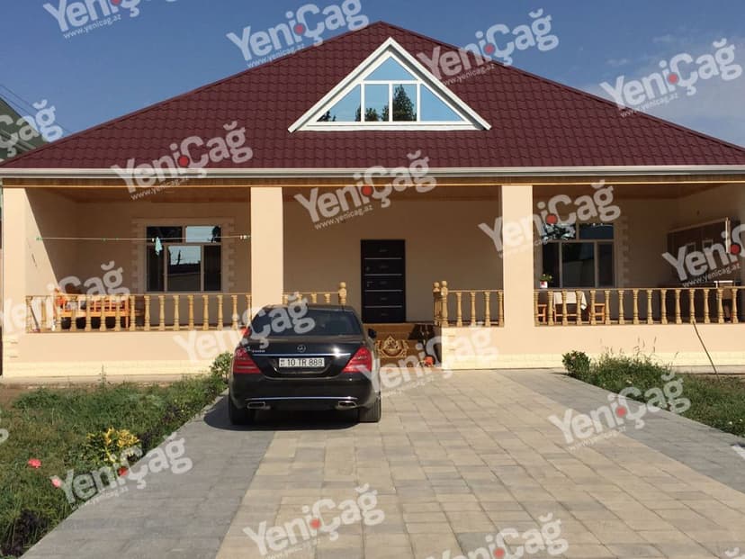 Azərbaycanlı xanım sənətçi meşədə özünə villa tikdirdi... (FOTOLAR)