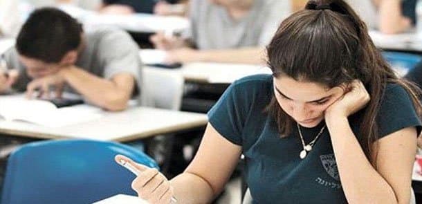 662 bal toplayıb, oxuya bilməyəcəyi deyilən qız danışdı (YENİLƏNİB)