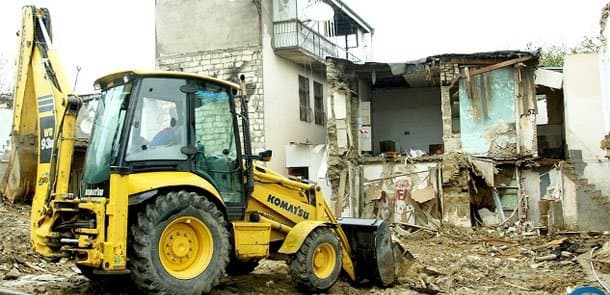 Bakıda köhnə binalar nə vaxt söküləcək? (AÇIQLAMA)