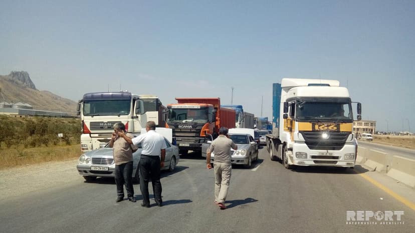 Partlayışa görə bağlanan Bakı-Quba yolu açıldı (FOTOLAR)