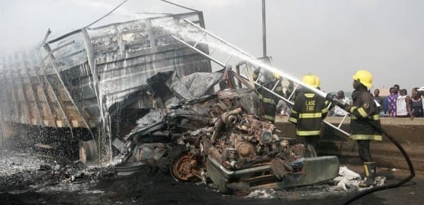 Dəhşətli avtobus qəzası: 30 ölü, 10 yaralı