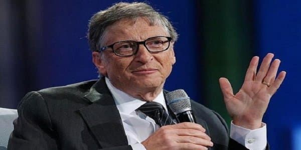 Bill Qeyts hansı telefondan istifadə edir? (VİDEO)