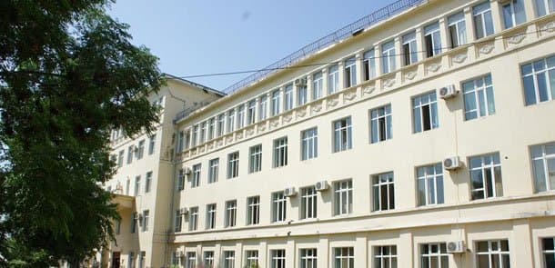 Gənc oğlan həkim səhvindən əməliyyat masasında öldü