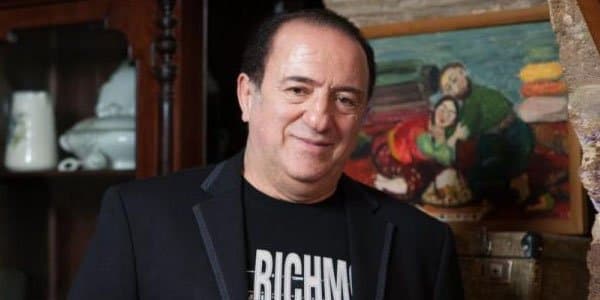 Xalq artisti əməliyyat olundu