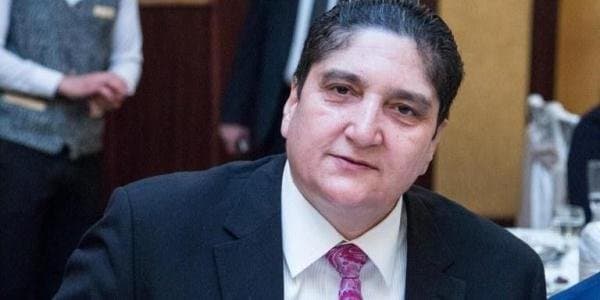 58 yaşlı Xalq artisti ingilis dili öyrənmək üçün Londona gedib