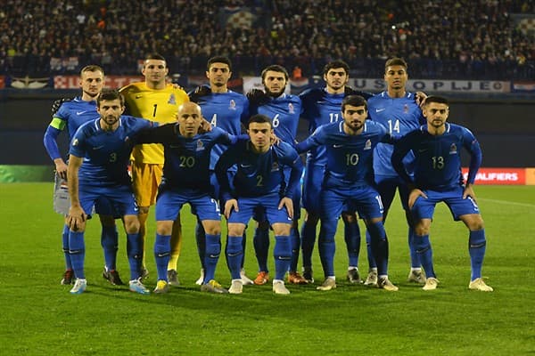 Nikola Yurçeviç millimizin heyətini açıqladı