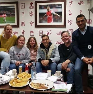 Məsud Özil 219 yoxsul uşağın əməliyyatını öz üzərinə götürdü
