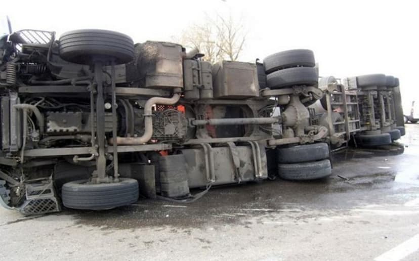 “20 Yanvar” dairəsində “KamAZ” aşdı
